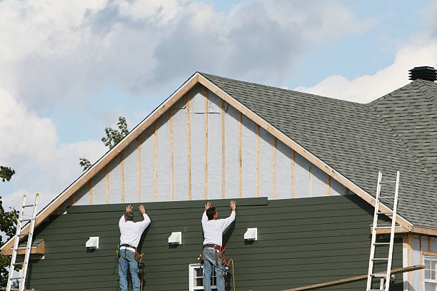 Professional Siding technician working in Mineola, TX